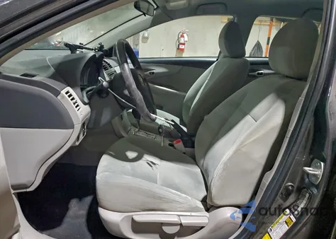 2013 Toyota Corolla Base из США, поврежденный, VIN 2T1BU4EE4DC105953